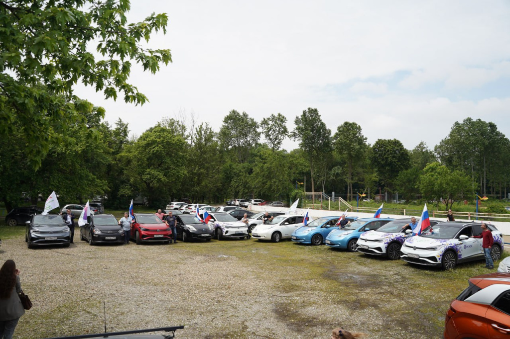 Автопробег электромобилей по улицам Краснодара